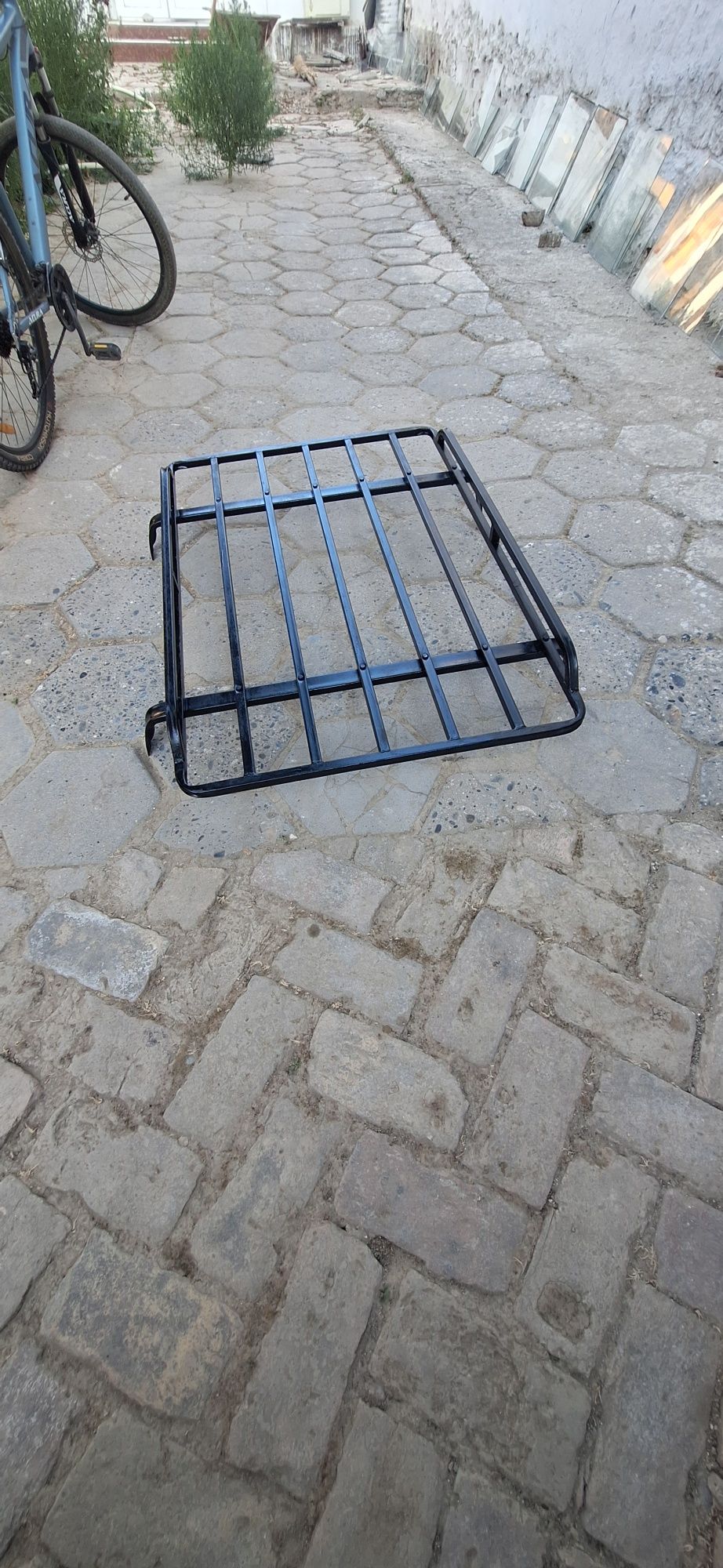 Продаётся багажник на крышу машины