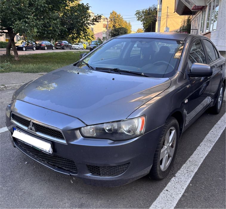 Mitshubichi Lancer