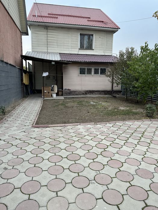 Сдам двухэтажный дом на длительный срок
