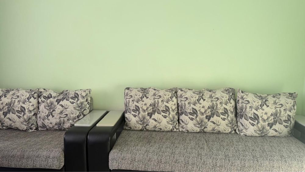 Продается комплект диванов