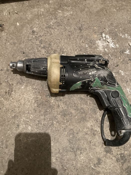 Винтоверт за гипсокартон HITACHI