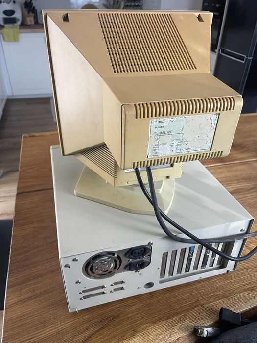 Pc retro unitate si monitor