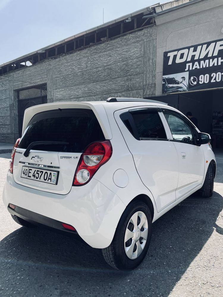 Chevrolet Spark.  2012