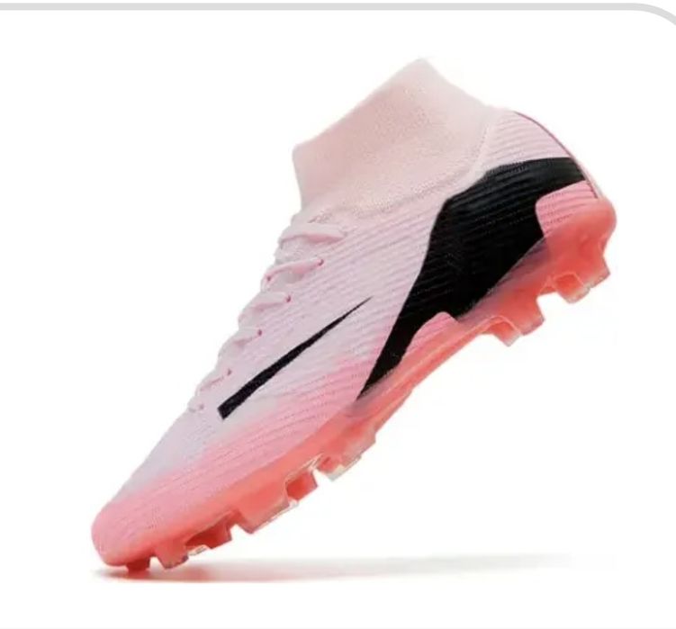 Vând ghete de fotbal mărimea 41