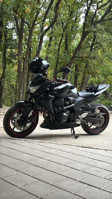 Kawasaki Z750.  .