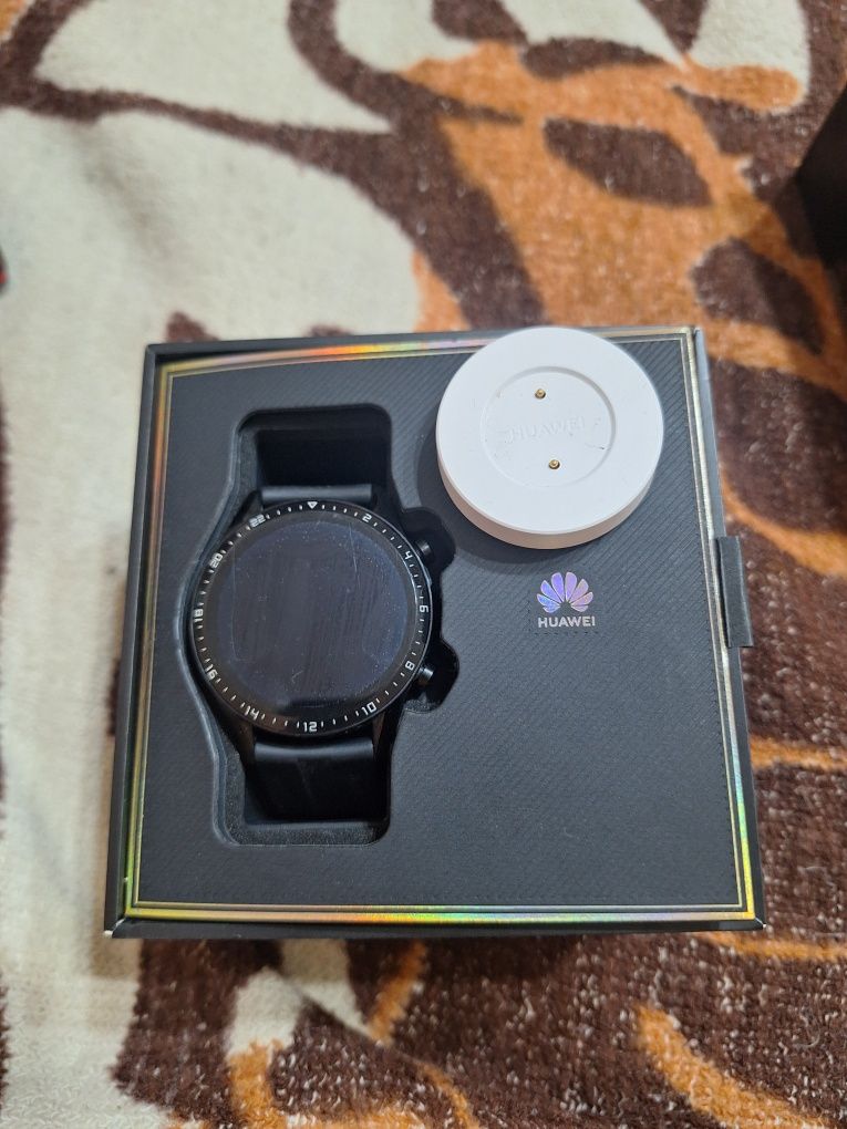 Продавам смарт часовник Huawei watch gt 2