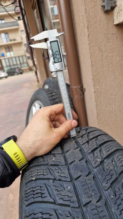 Roti Iarna BMW X3 F25 225 55 R17 - Nokian WR SUV 3