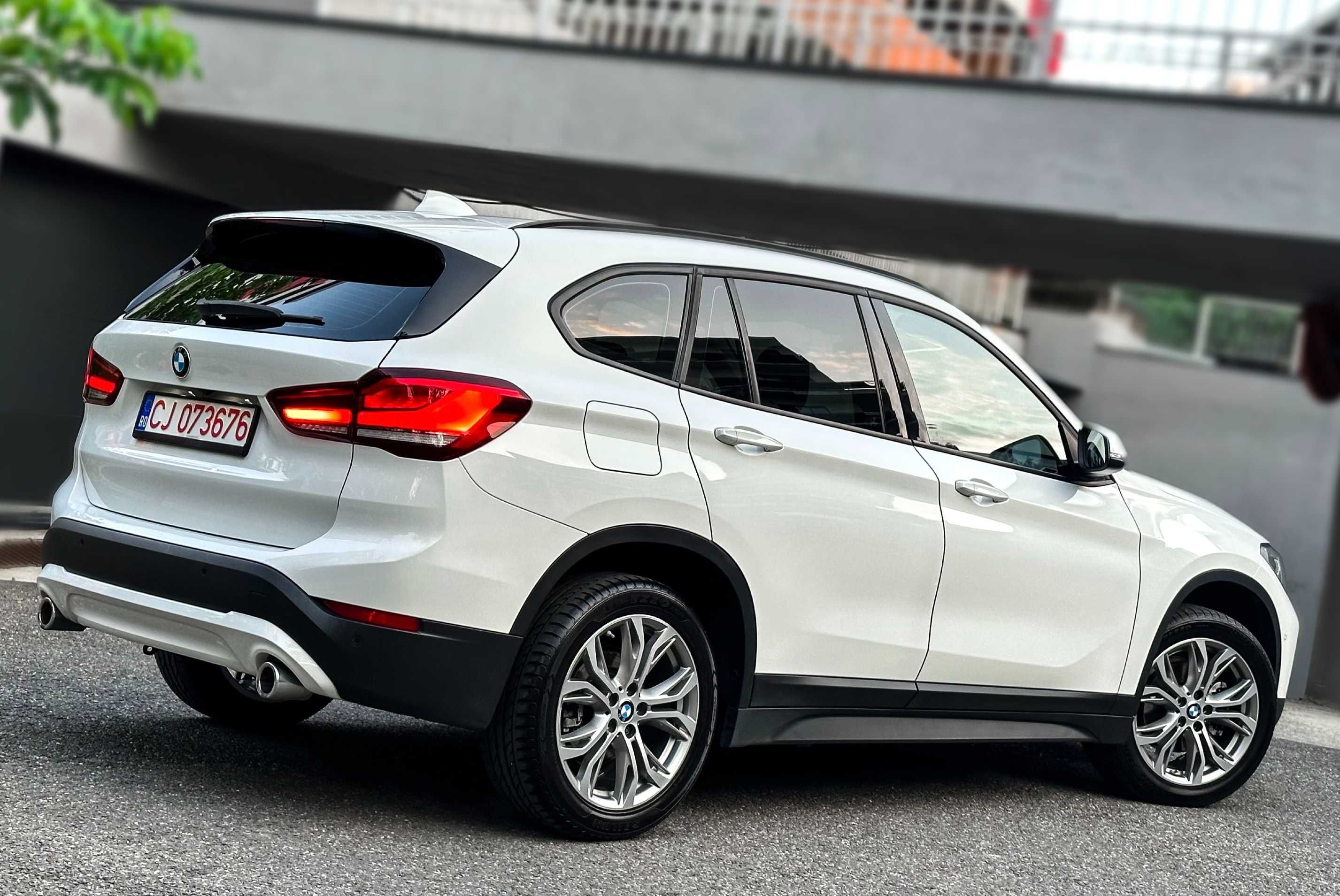 Modelul Nou / 2.0d / Faruri LED Adaptiv / Head-Up / Istoric BMW / Rate