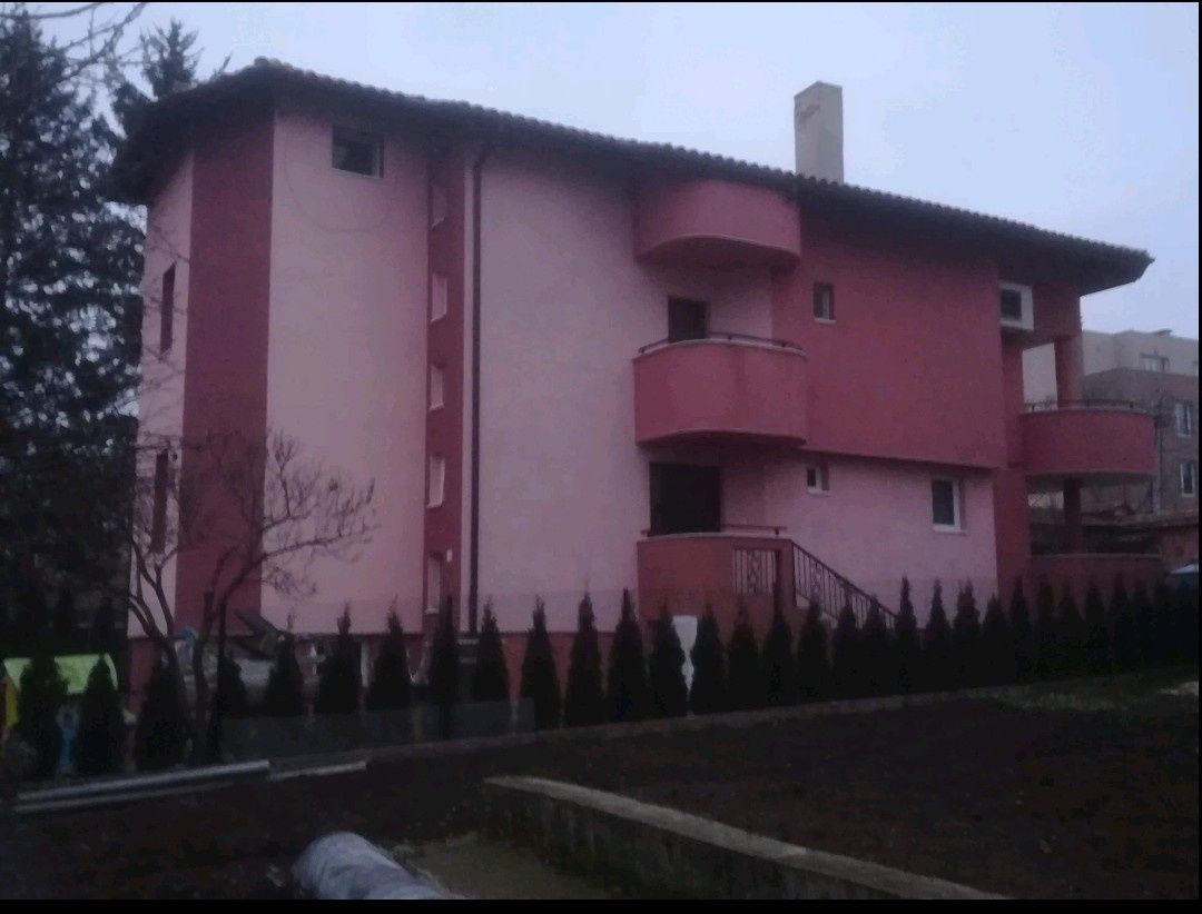 Продавам къща в град Банкя