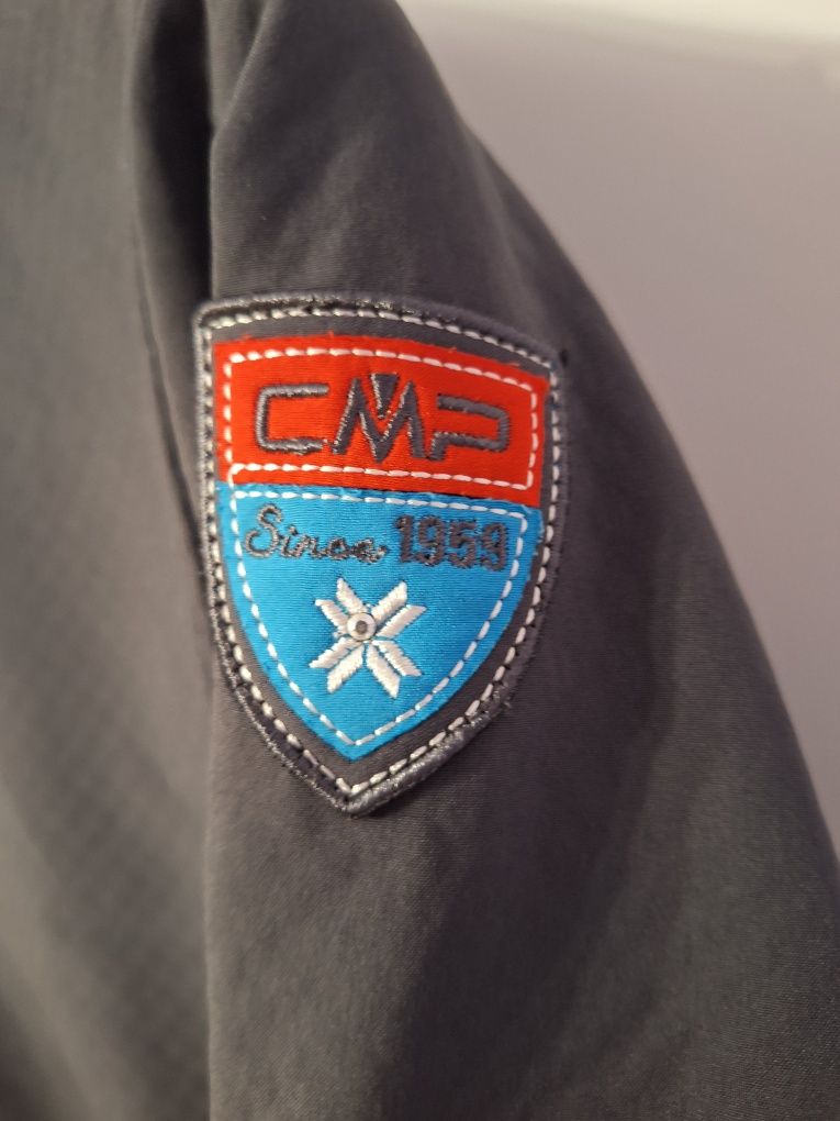 Vând geaca Softshell CMP