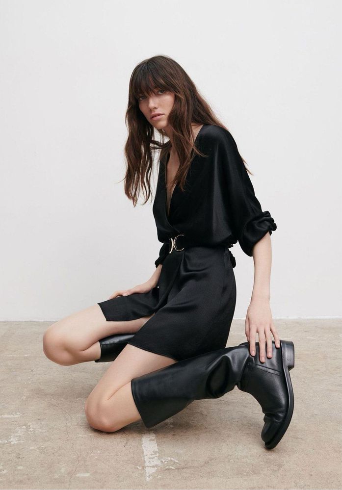 Платье Zara — стильное, элегантное с запахом