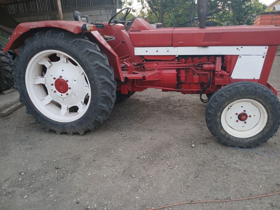 Tractor internațional 844s