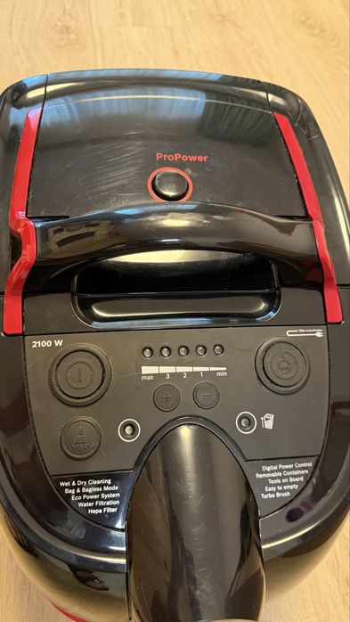 Aspirator cu sac Bosch cu spalare; covoare, canapele etc.