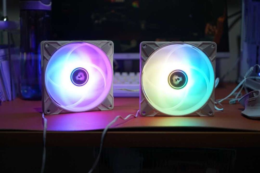 Arctic вентилатори P14 PWM PST A-RGB бели 140мм с ARGB светлини 3 броя