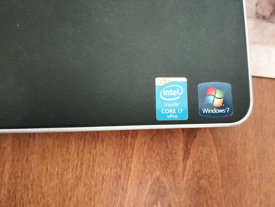 Лаптоп dell продава се