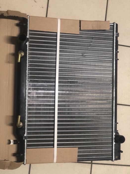 Продам радиатор Toyota Previa