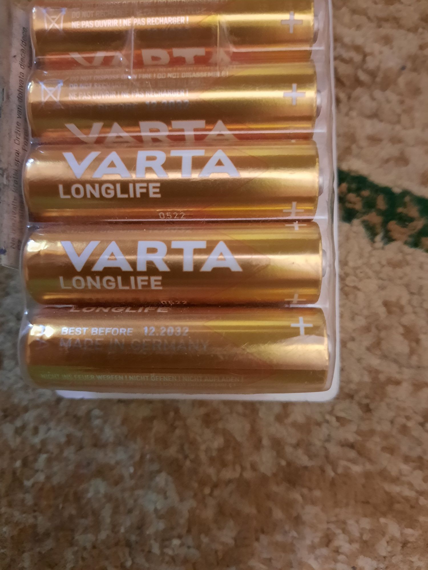 Продаются пальчиковые батарейки VARTA  AA
Аб