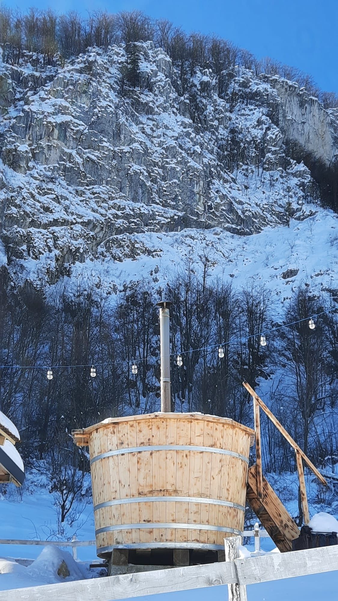 Cabană de închiriat cu ciubăr Himalaya Lodge în inima munților Apuseni