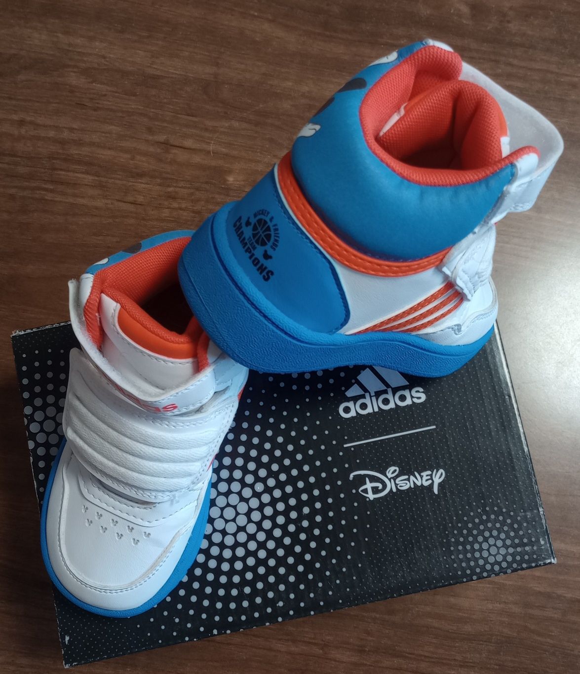 Високи маратонки Adidas Disney