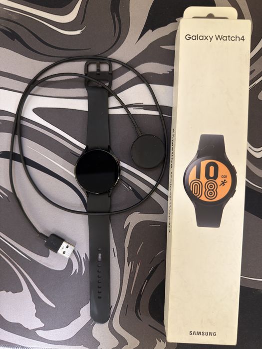 Samsung Galaxy Watch 4 44mm LTE – отлично състояние
