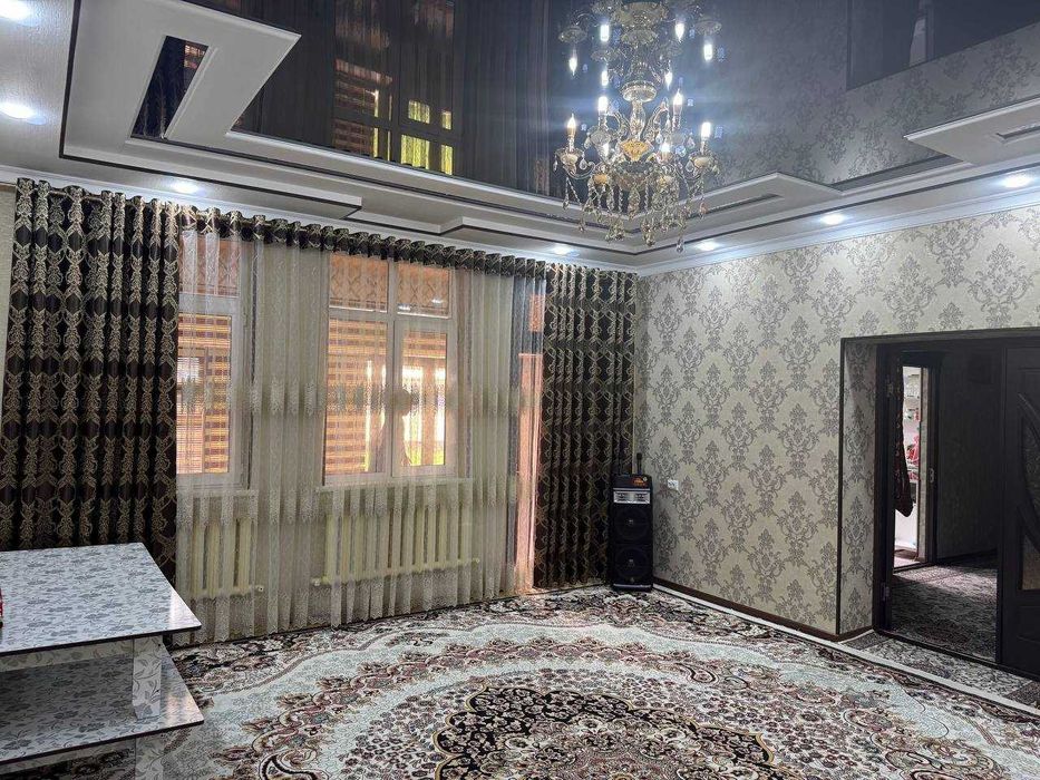 Катедж сотилади.