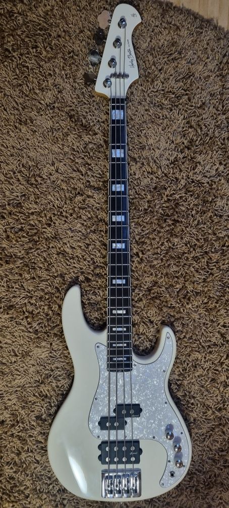 Chitara Bass Harley Benton-  Pro Series Enhanced MP4 Creme