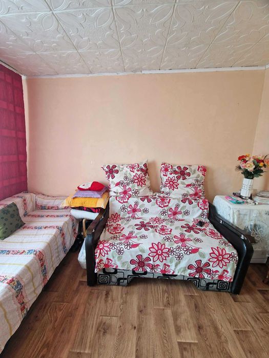 Vand garsoniera pe strada Mariii etaju 2 Navodari direct cu propietaru