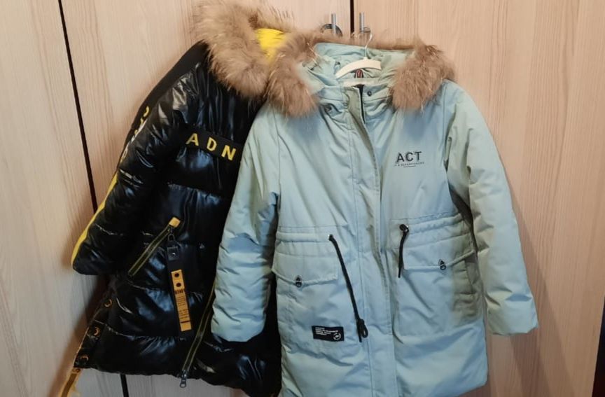 Продам зимние куртки.