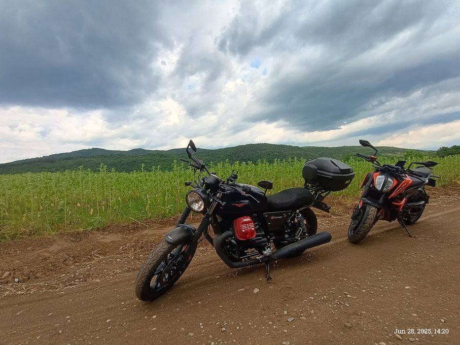 Moto Guzzi Carbon V7 2018