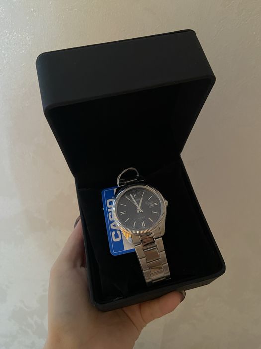 Часы casio в темно-сером цветес гарантией, в полной упаковке