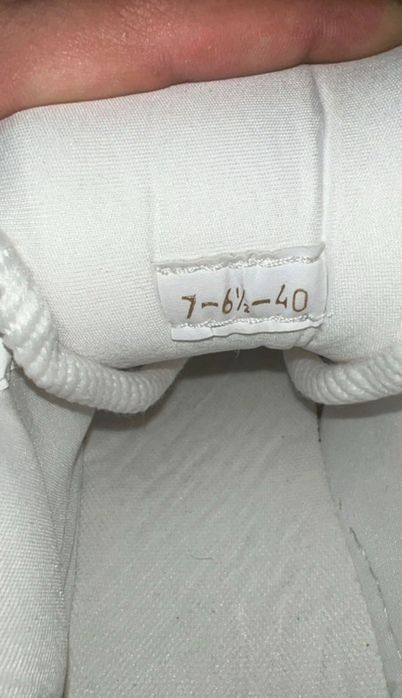 Adidași Louis Vuitton