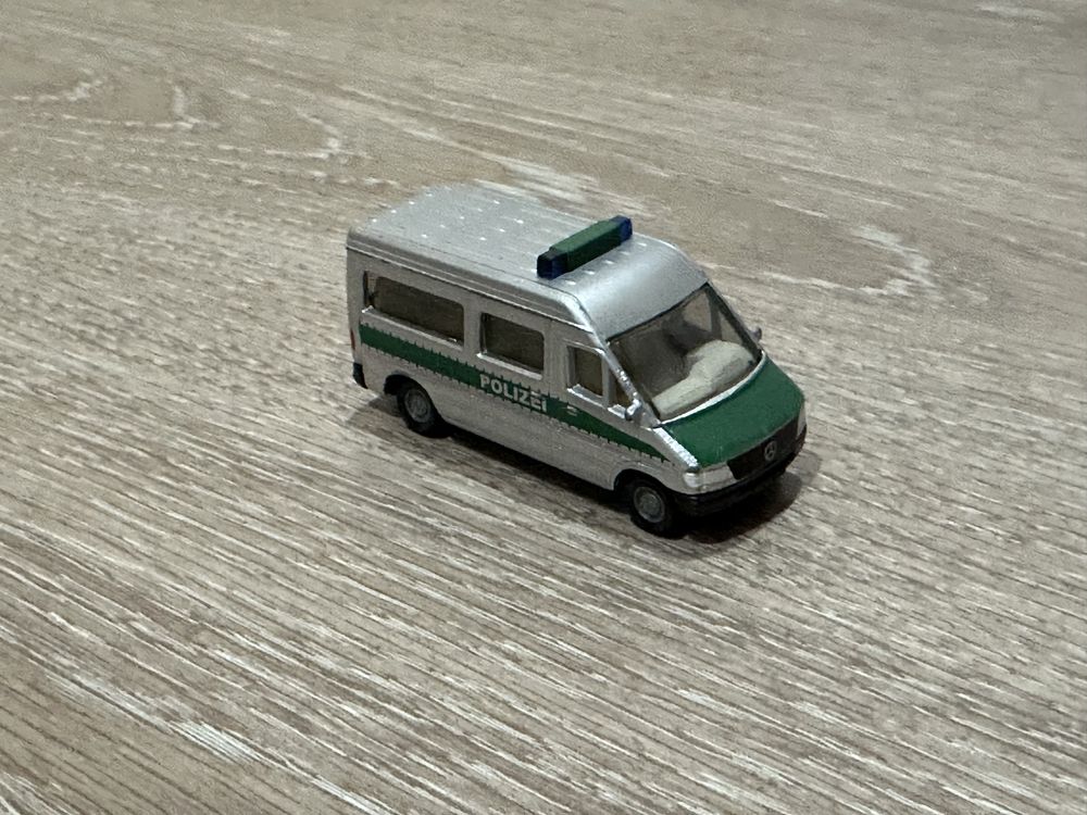 Macheta metalica SIKU Mercedes Sprinter Politie  1:72