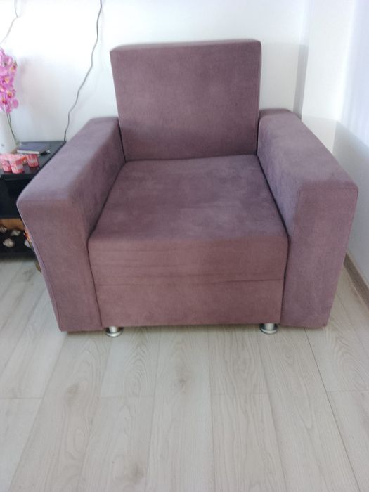 Fotoliu tip pat în stare foarte buna