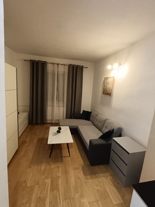 Închiriez garsonieră Oradea, pe malul crisului, aproape de pietonala