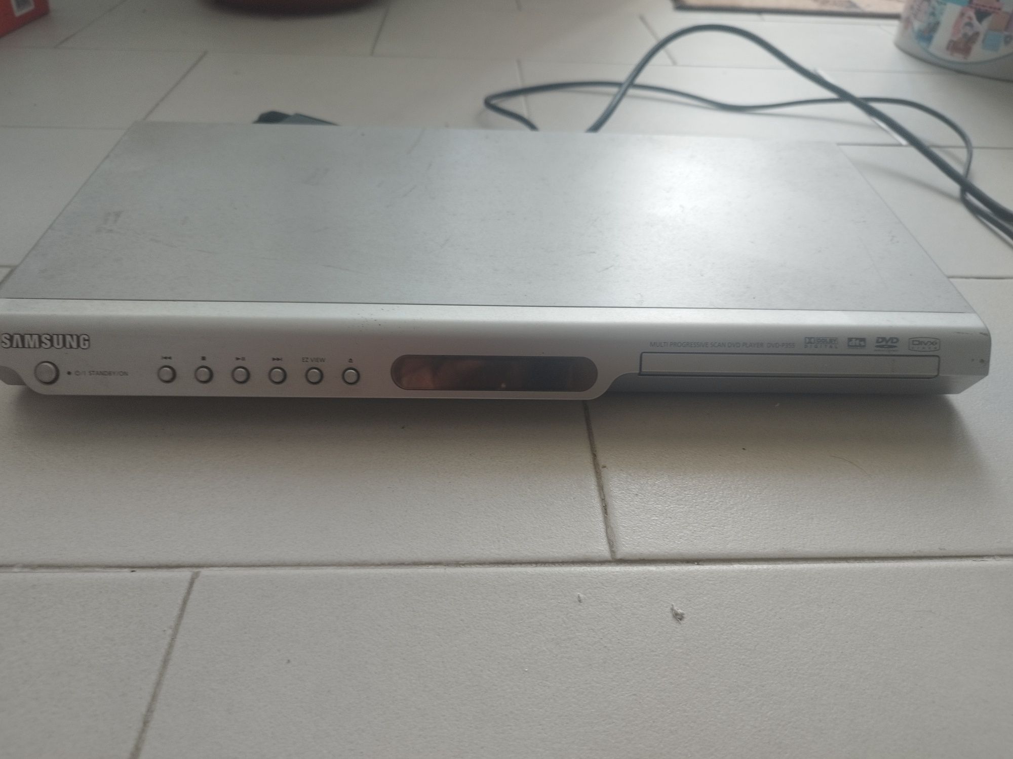 Продавам Samsung DVD