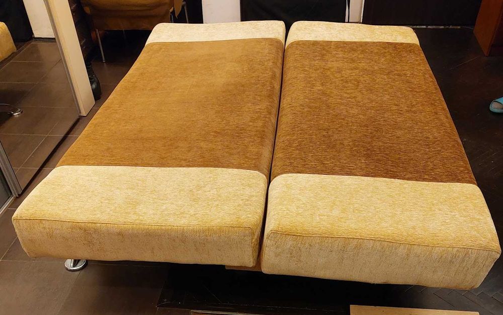 Vand canapea extensibila cu lada de depozitare, 4 perne si 2 toppere