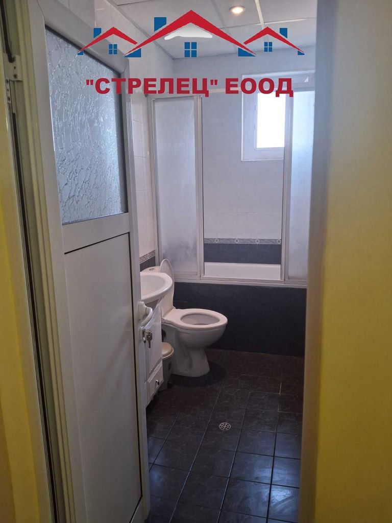 Дава се под наем Двустаен апартамент в Добрич, Център - 60 кв.м за 357 € - Снимка #8