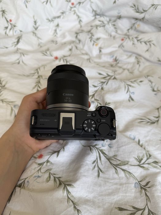 Canon EOS R 50 V в идеальном состоянии