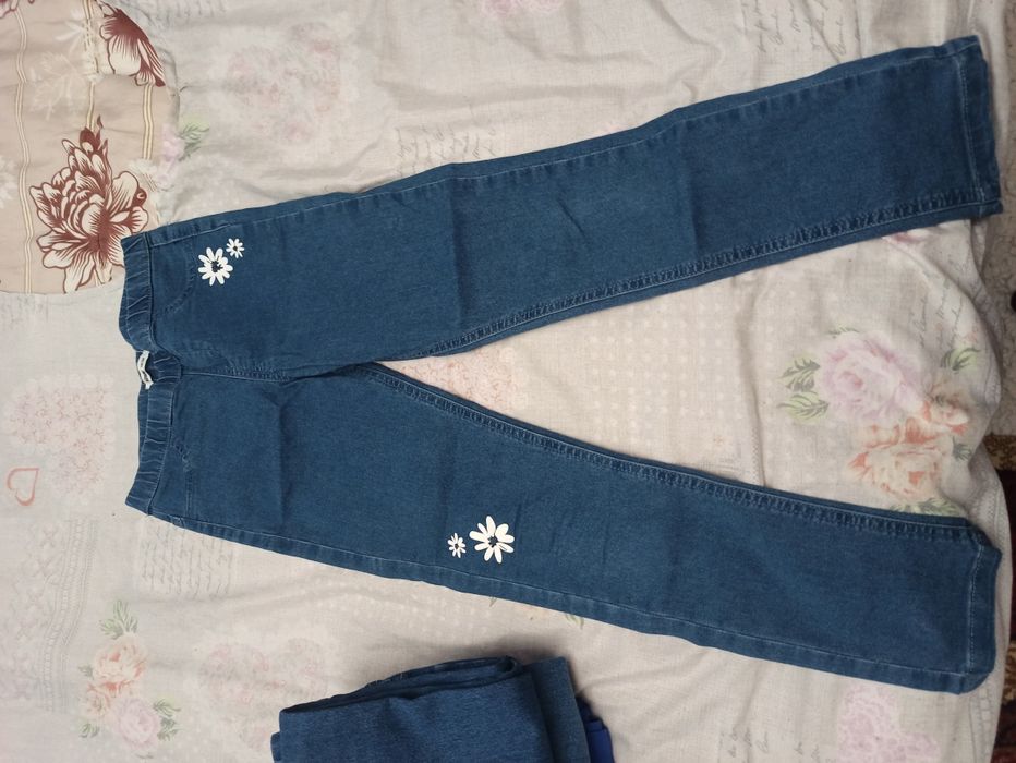 Детски дънки за момиче