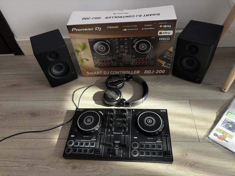 Set Complet DJ - Consola + Casti + Monitoare Studio