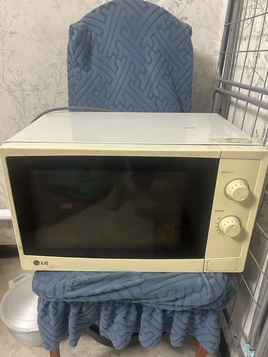 Микроволновка в хорошем состояние