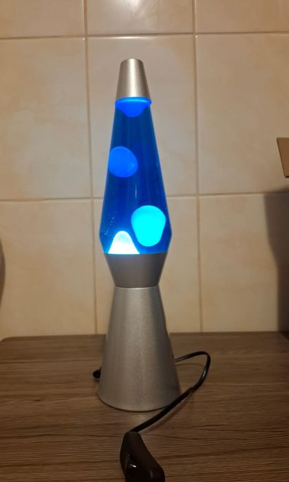 Lampă cu ceară deosebită
