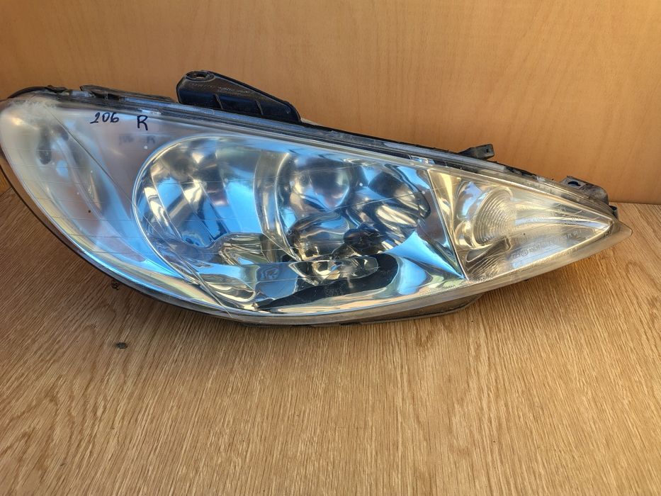 Десен фар за Пежо 206 фейслифт