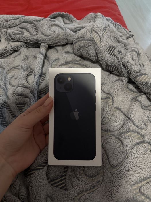 iPhone 13 в отличном состоянии