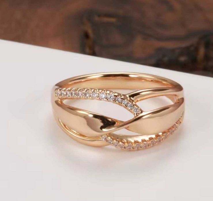 GR9, inel placat aur 14k,zirconiu alb, model superb, nou/marcat