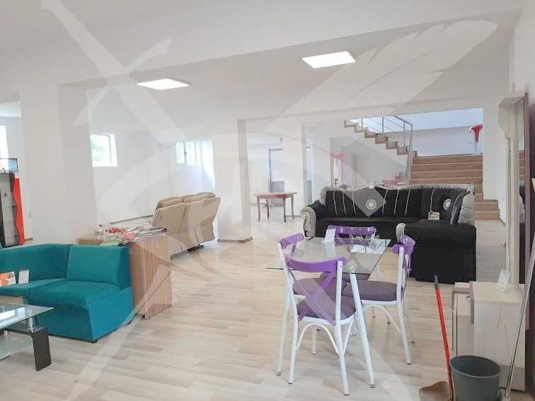 Продава се Магазин в Карлово - 320 кв.м за 594 €/кв.м - Снимка #2