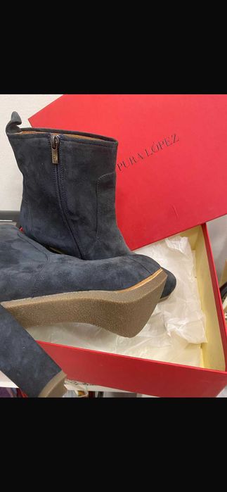 Продавам дамски боти естествена кожа нови