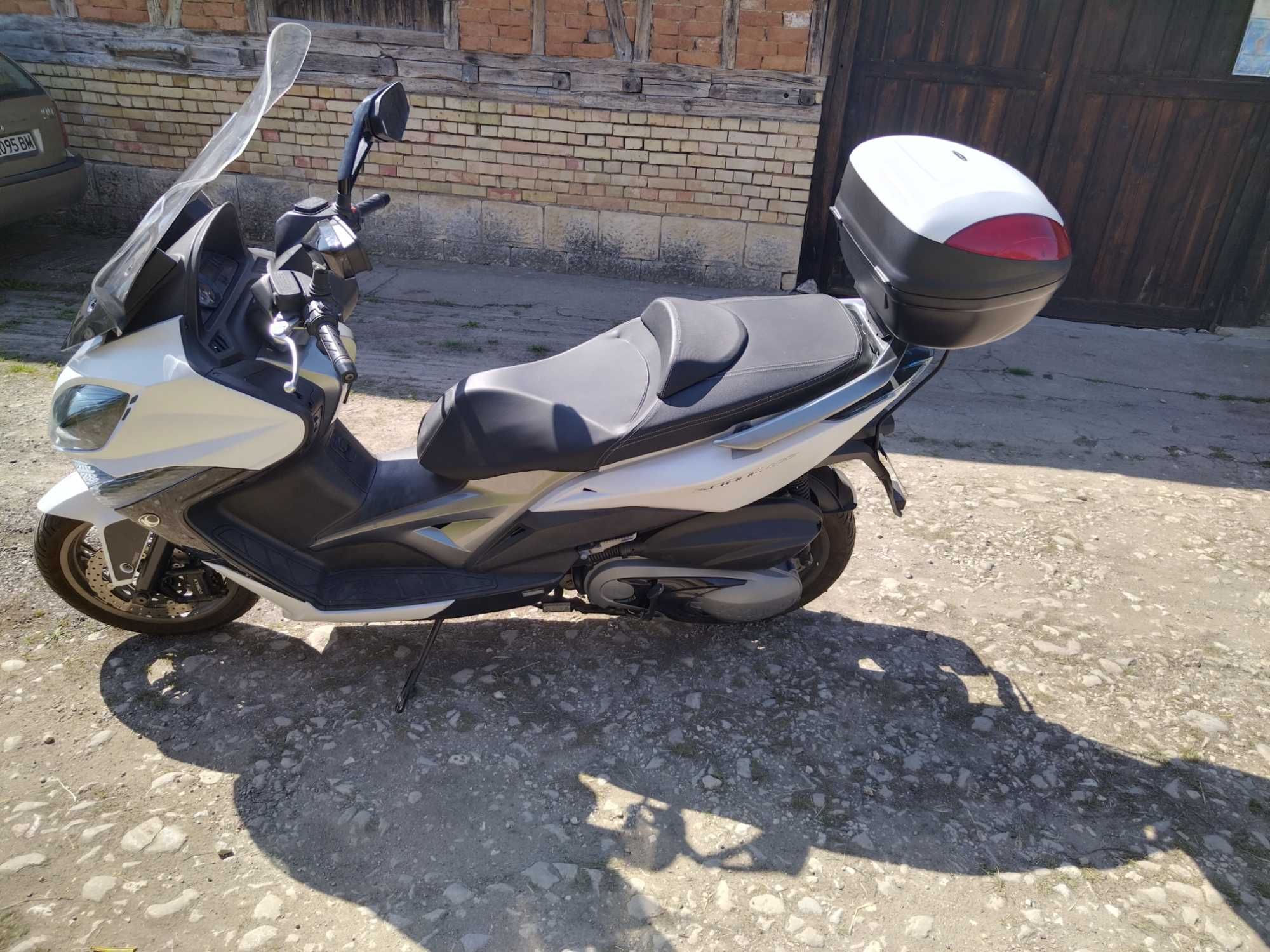 Кимко Ексайтинг 400