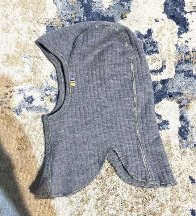 Cagulă Joha 50 cm (1-2 ani) + șosete groase din lână, cadou (22-24)