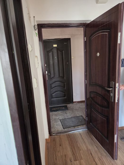 Vand usa de siguranță